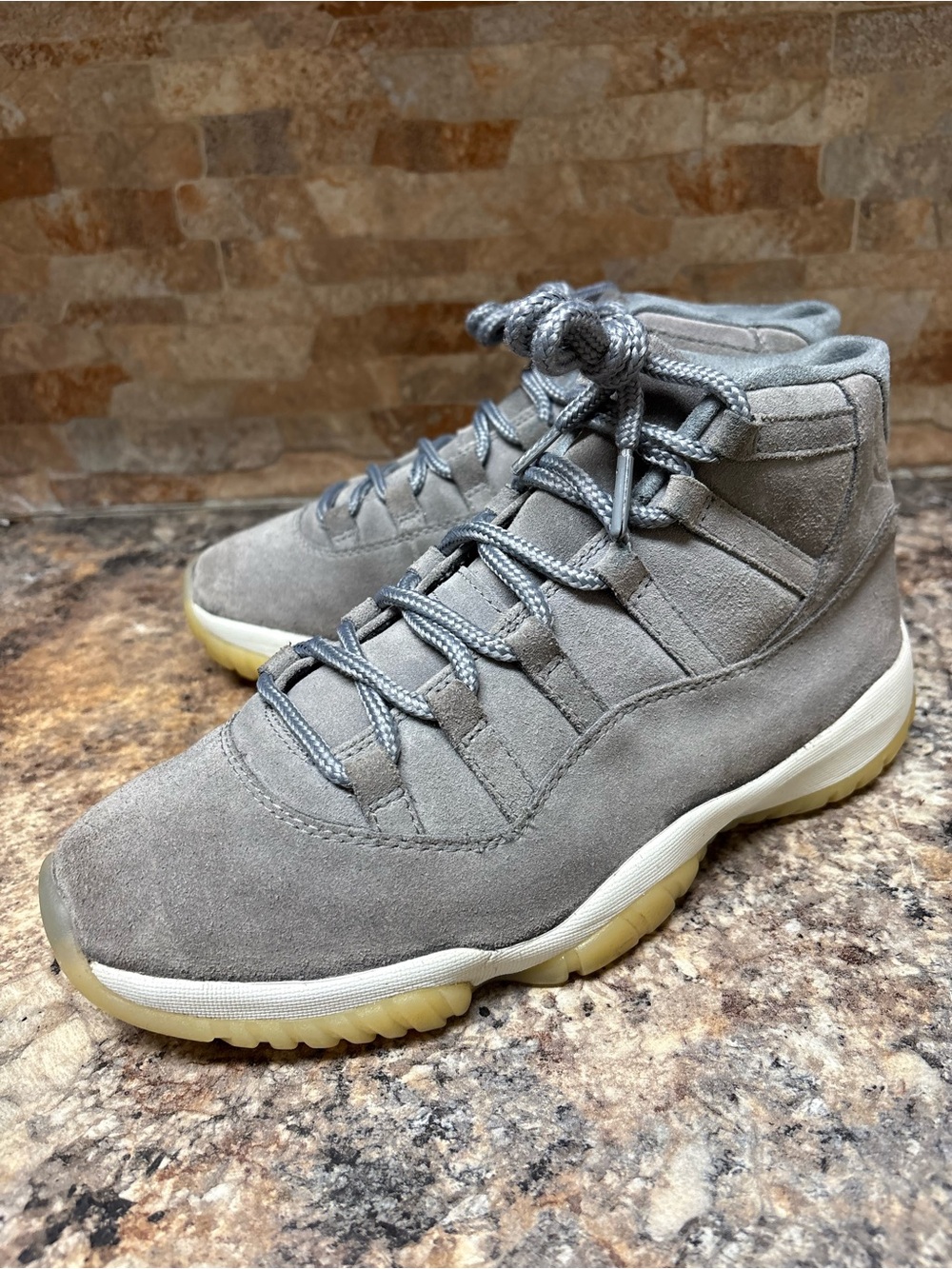 Air Jordan 11 Retro Premium Grey Suede Size 11